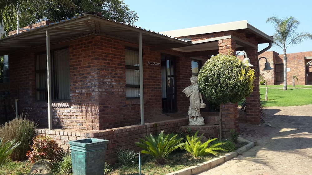 Crystal Rose Lodge and Spa 5/50