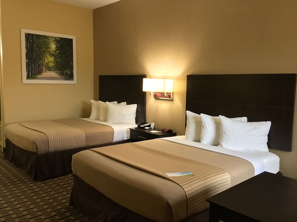 Days Inn By Wyndham Baytown East 17/50