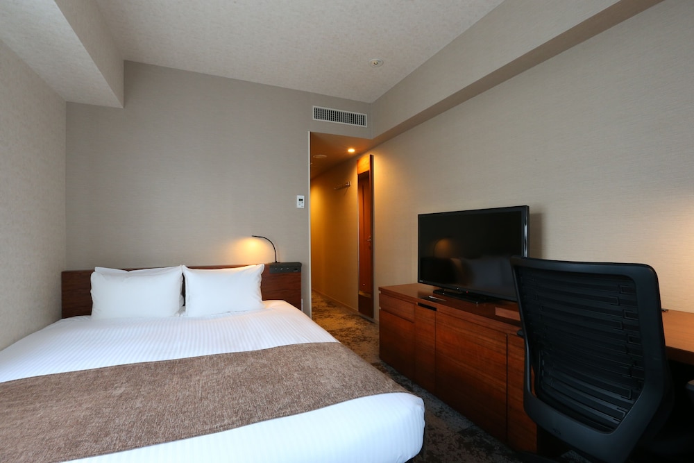 ROOM, DOUBLE BED, CORNER, SMOKING