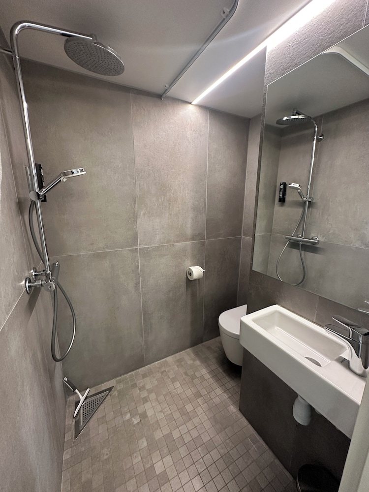 CPH STUDIO HOTEL 81/82