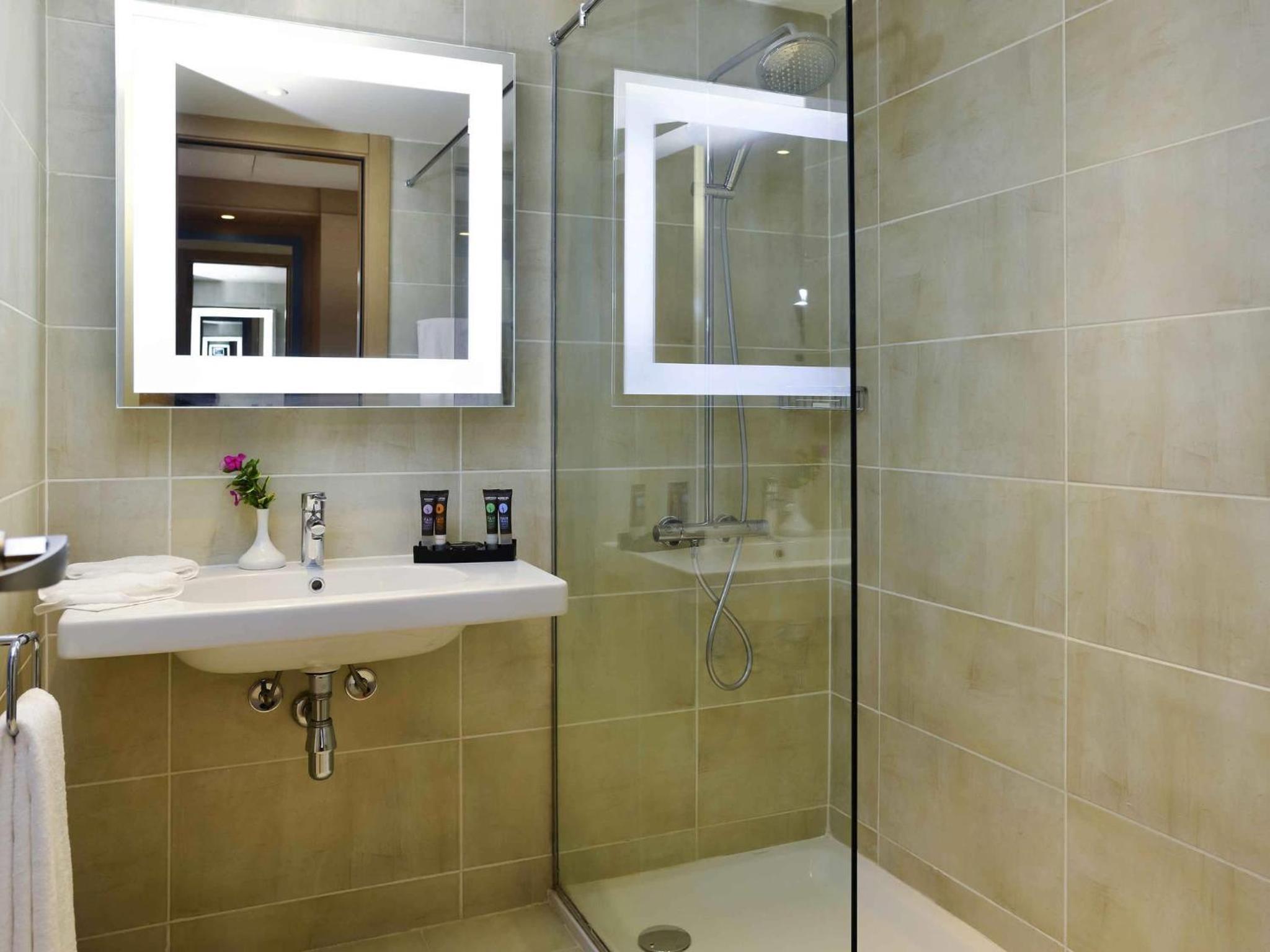 Superior, 1 Double and 1 Single Bed, Side Pool View