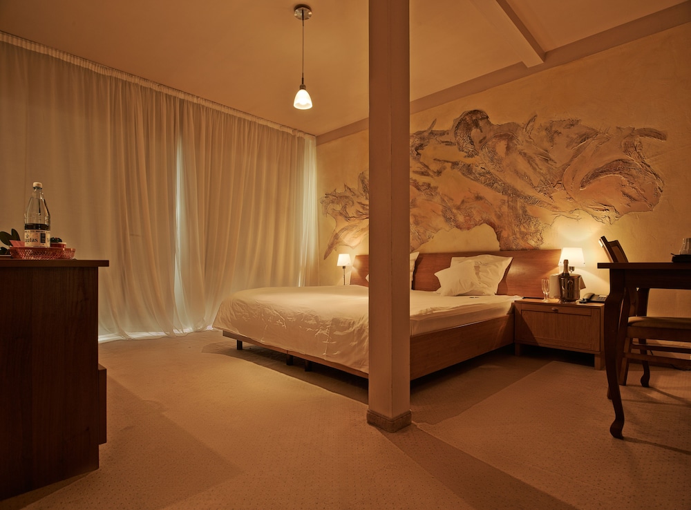 Romantic Boutique Hotel Amp Spa 38/71