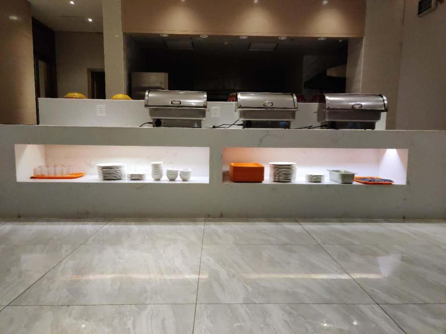 IU Hotel (Nanchang West Railway Station Square) 6/38