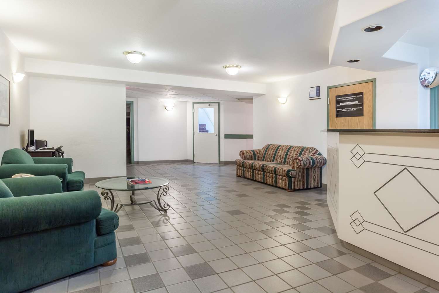 Days Inn by Wyndham Taber 17/21