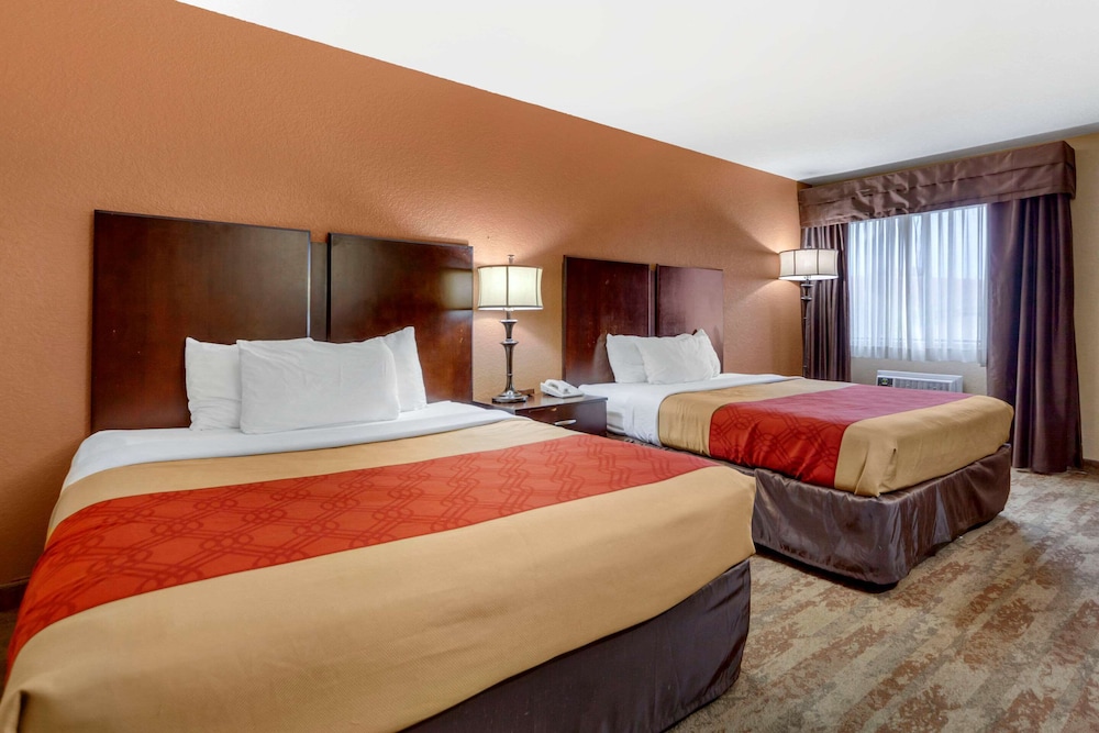 Econo Lodge Black Hills 11/46