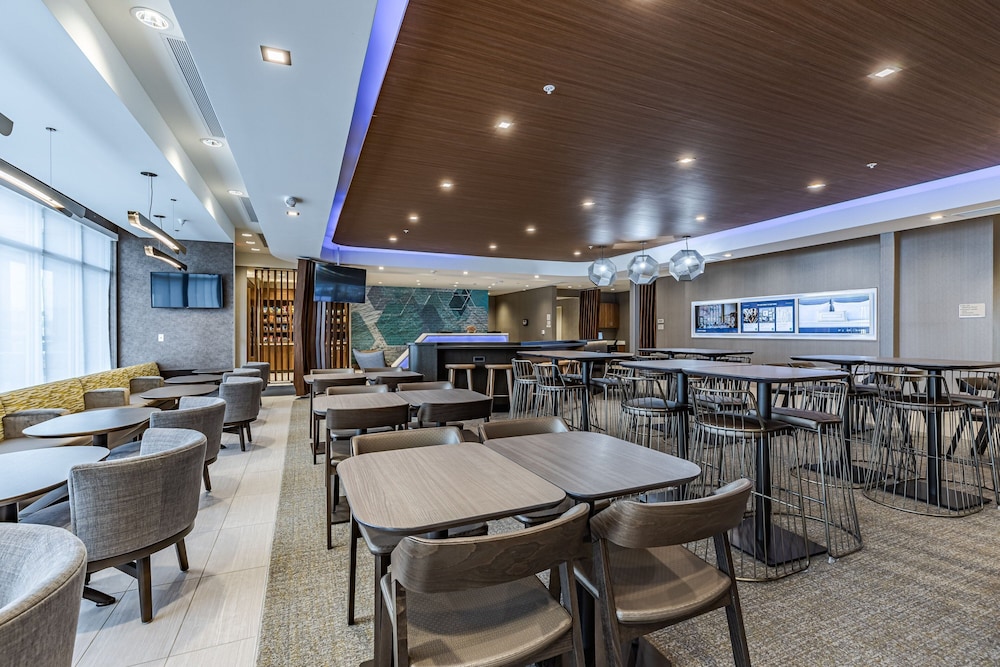 SpringHill Suites Detroit Sterling Heights 26/35