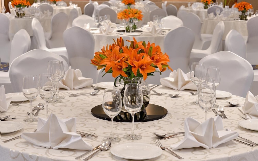 Golden Sarovar Portico 写真2