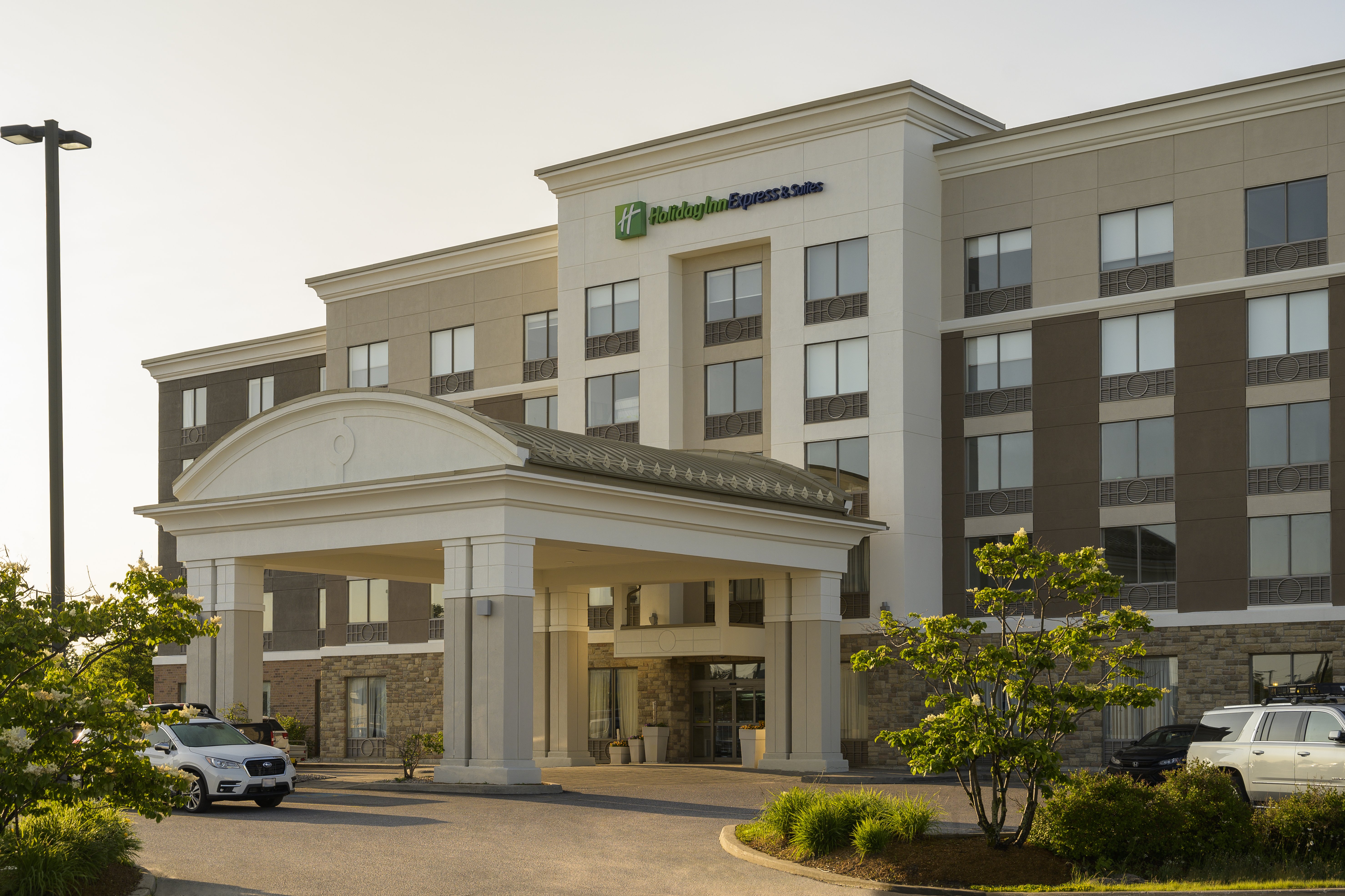 Holiday Inn Express Hotel Suites North Bay 67/75