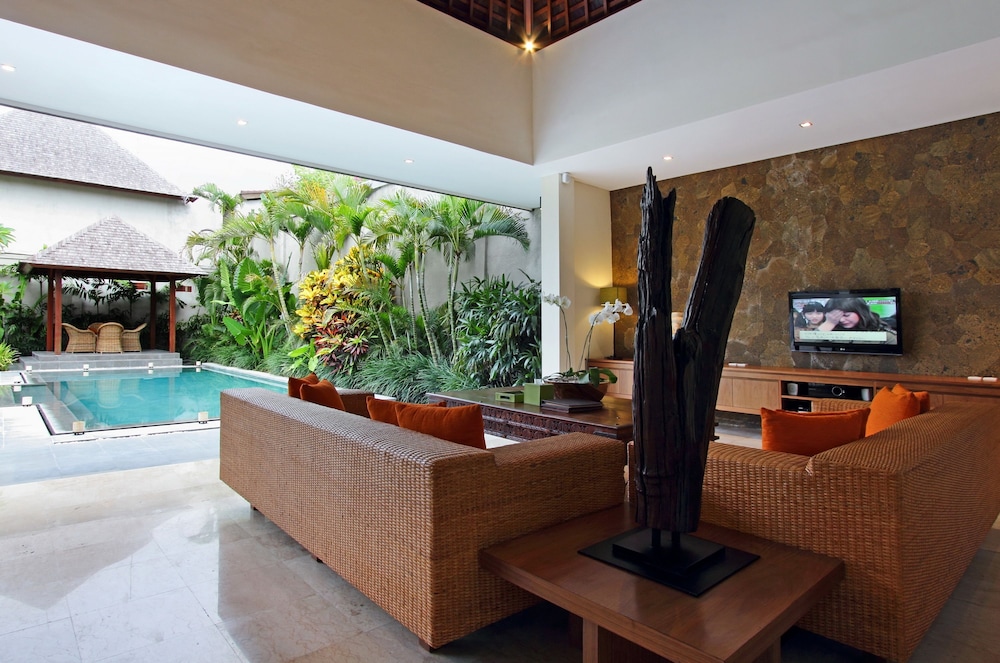 Serene Villas 7/49