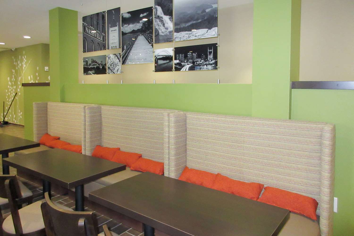 Sleep Inn & Suites Gallatin Nashville Metro 24/28