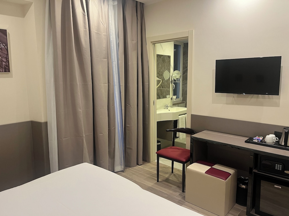 Jr Hotels Bocconi Milano 50/60