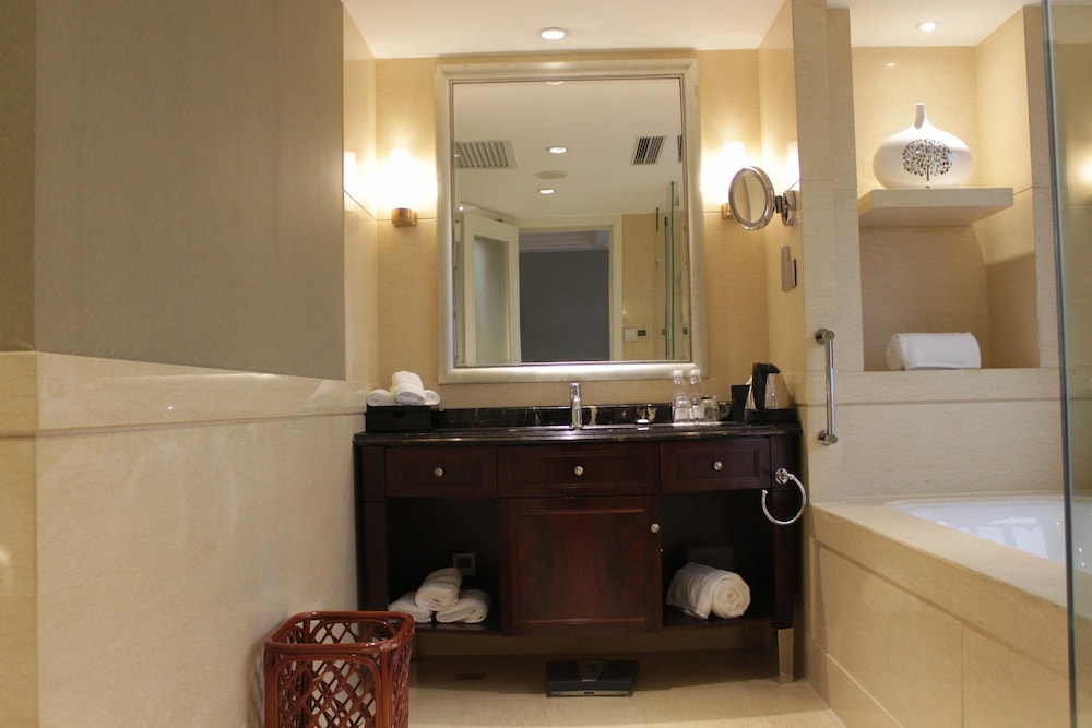 Courtyard By Marriott Shanghai Fengxian 40/41