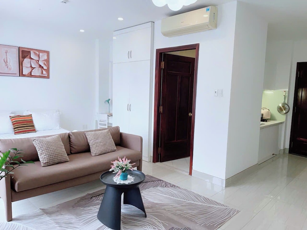 Grace Apartment 3 39/50