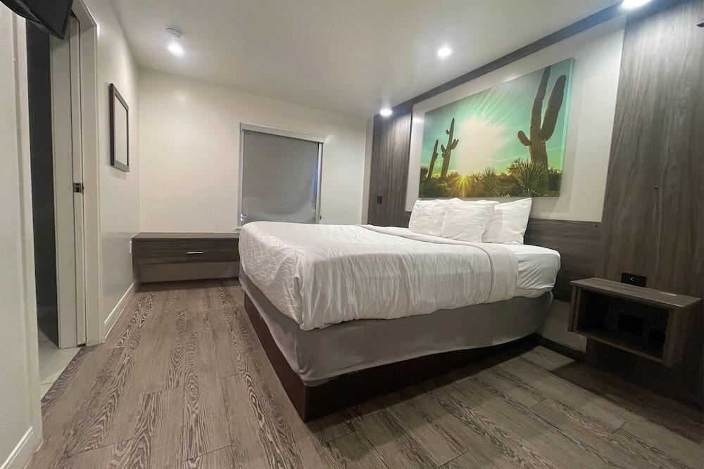 1 BEDROOM, DELUXE, SUITE