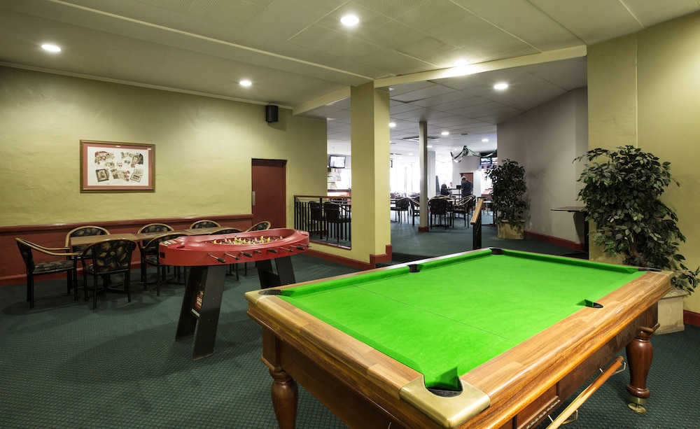 Villawood Hotel 18/29