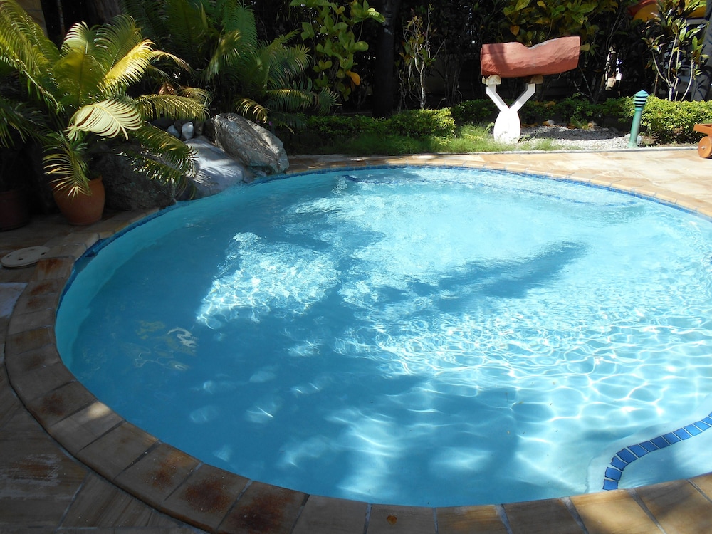 Bedarra Beach Inn 30/35