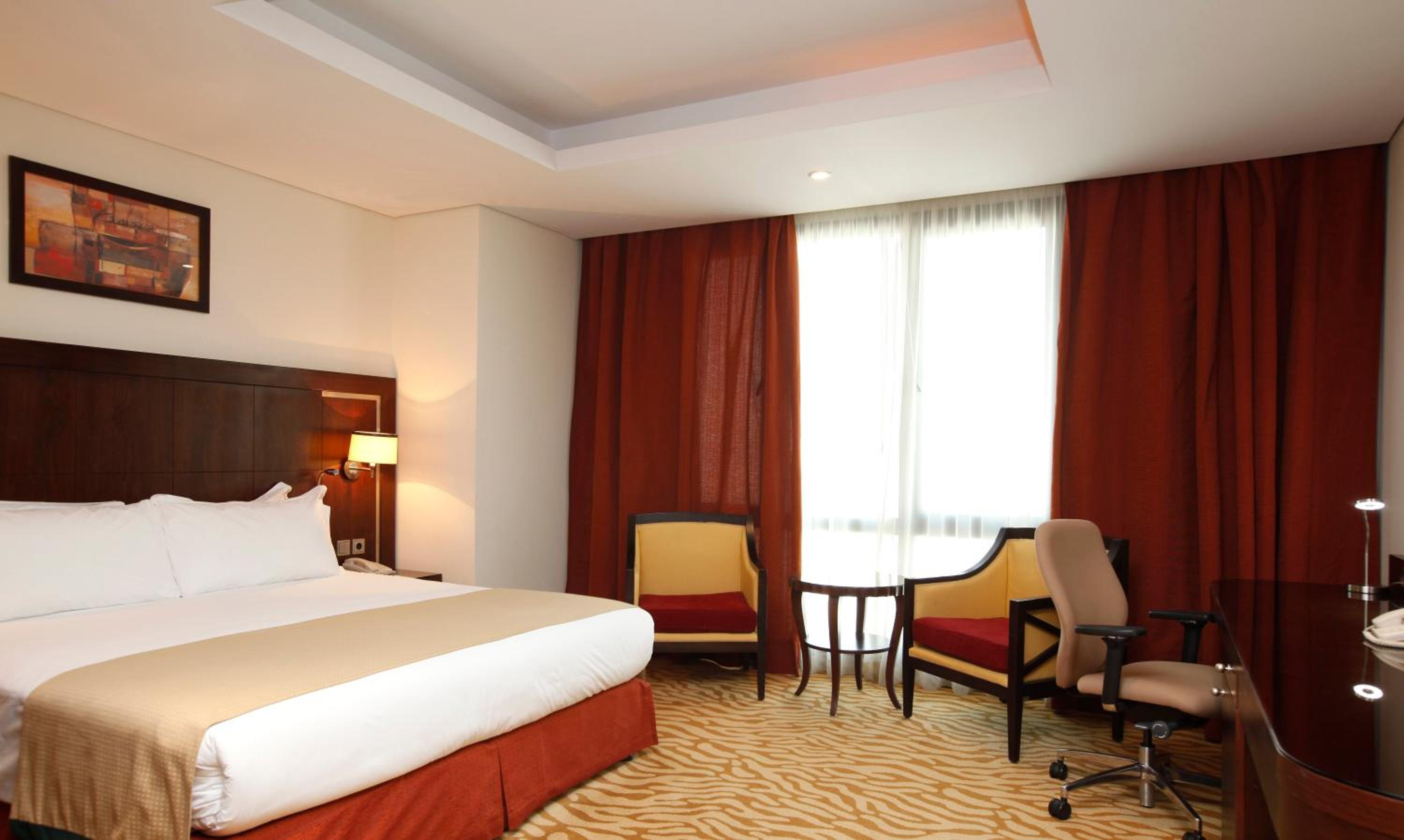 غرفة قياسية بسرير كينج بإطلالة، هوليداي إن - العليا(Holiday Inn Olaya) 4/10