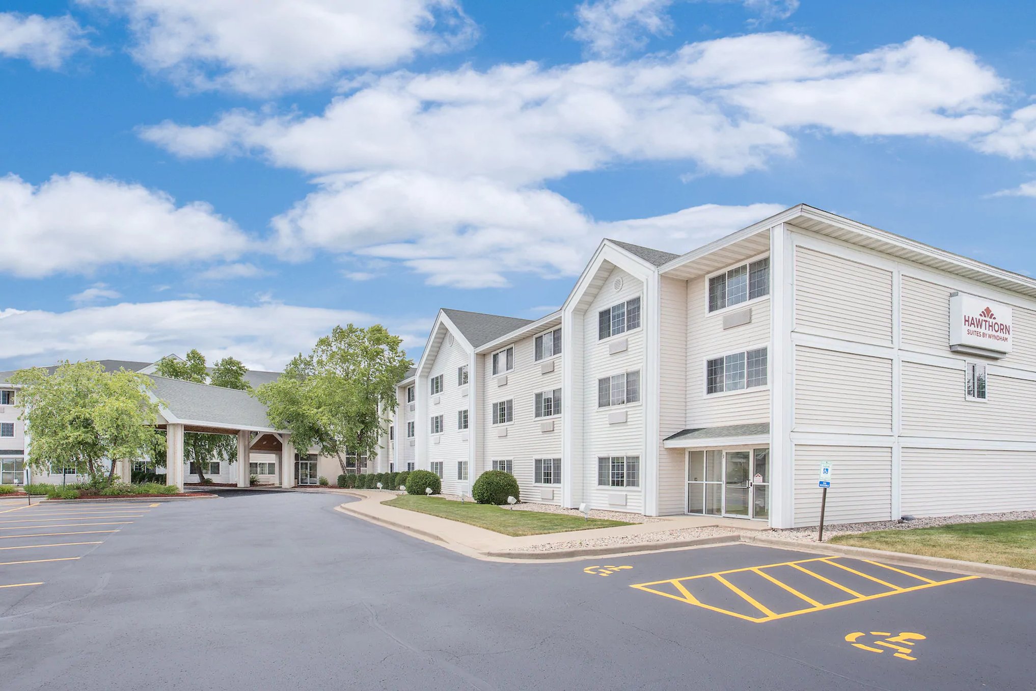 Cobblestone Suites Oshkosh 67/75