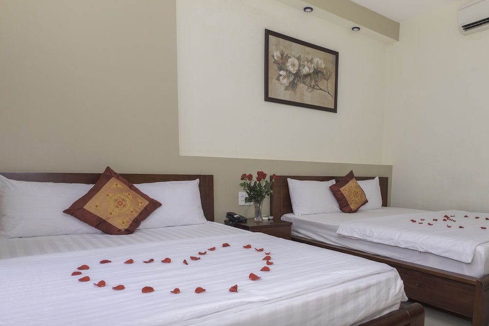 DELUXE, 2 QUEEN BEDS