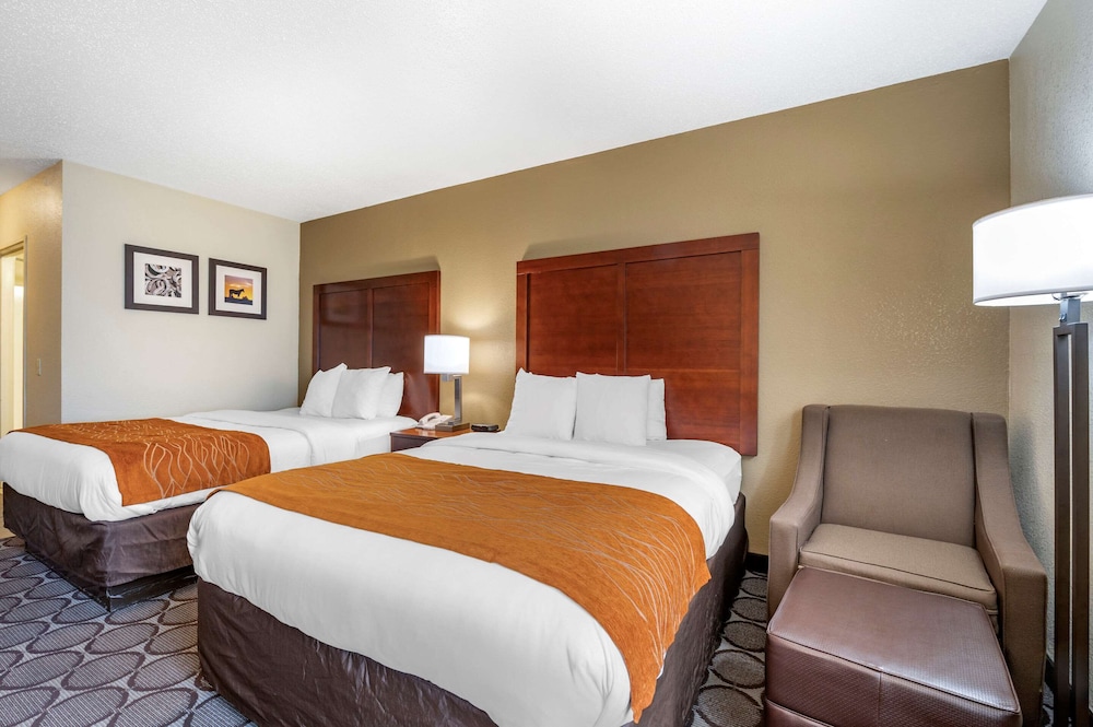 Spark by Hilton Cincinnati Airport South 9/30
