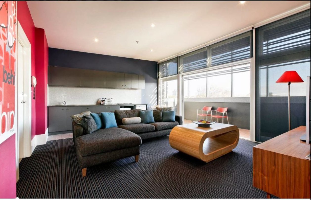 Tolarno Hotel 42/52