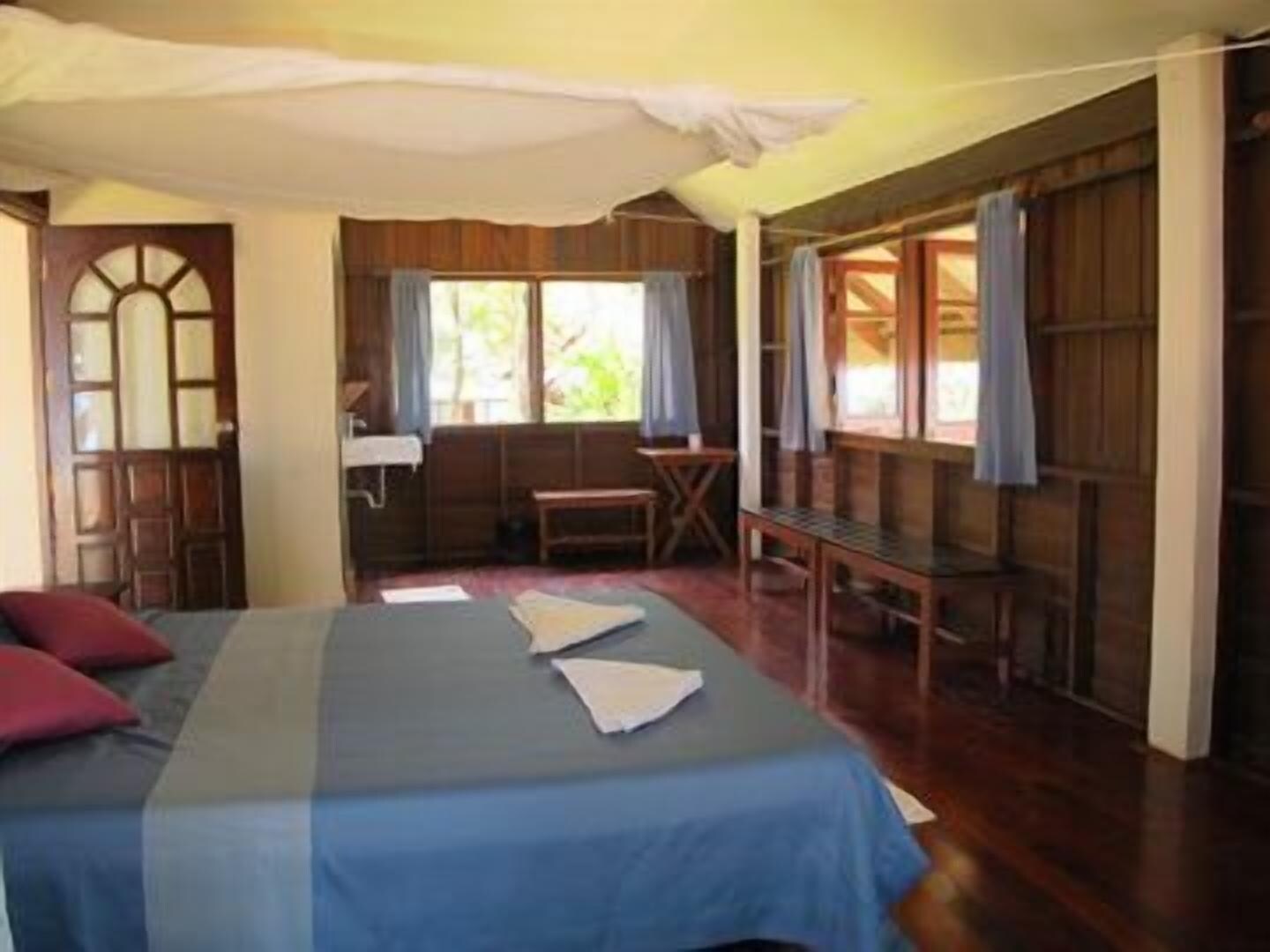 DELUXE, BUNGALOW, BEACH FRONT
