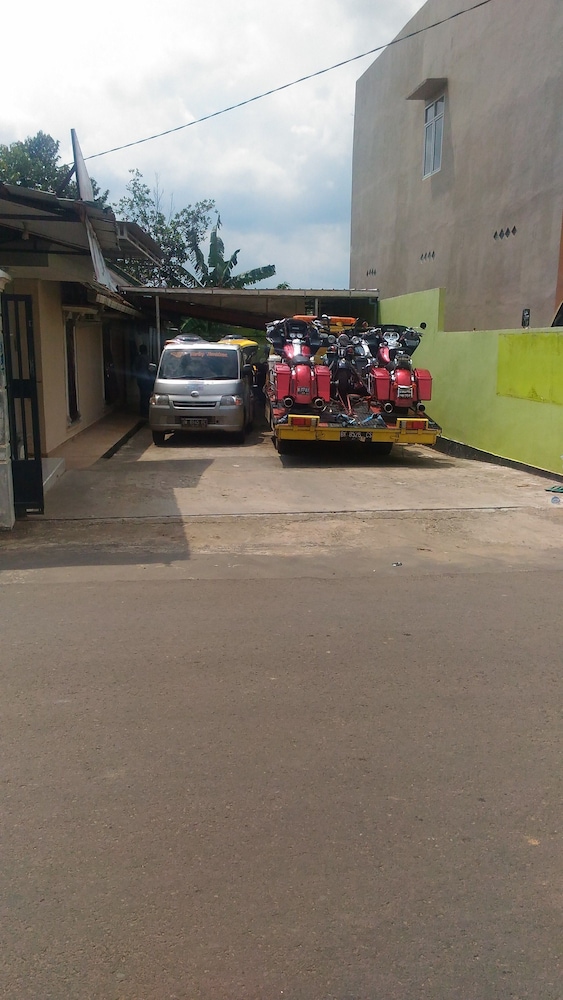 Losmen Ibu Hj. Tarjo 12/20