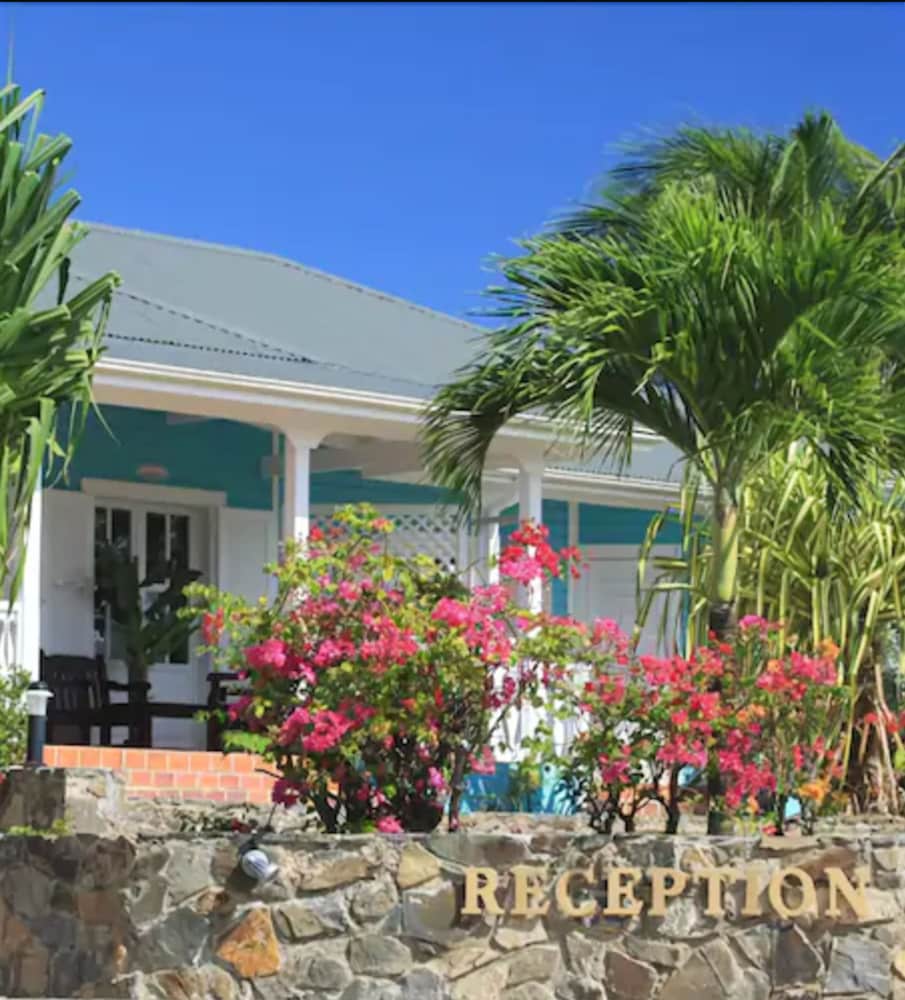 Esmeralda Resort 72/81