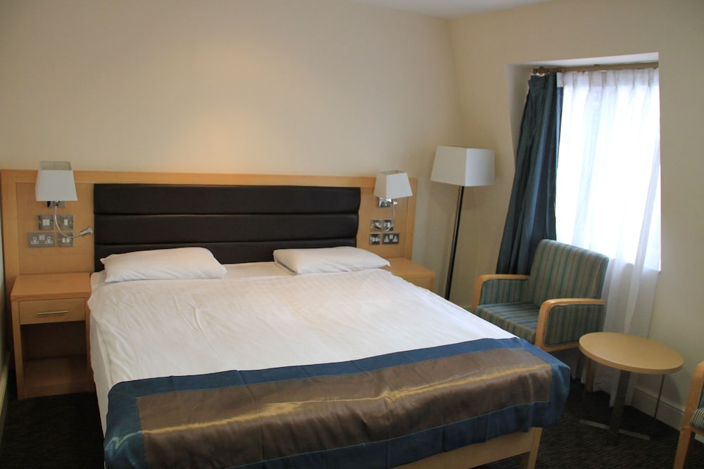 Cromwell International Hotel 8/34