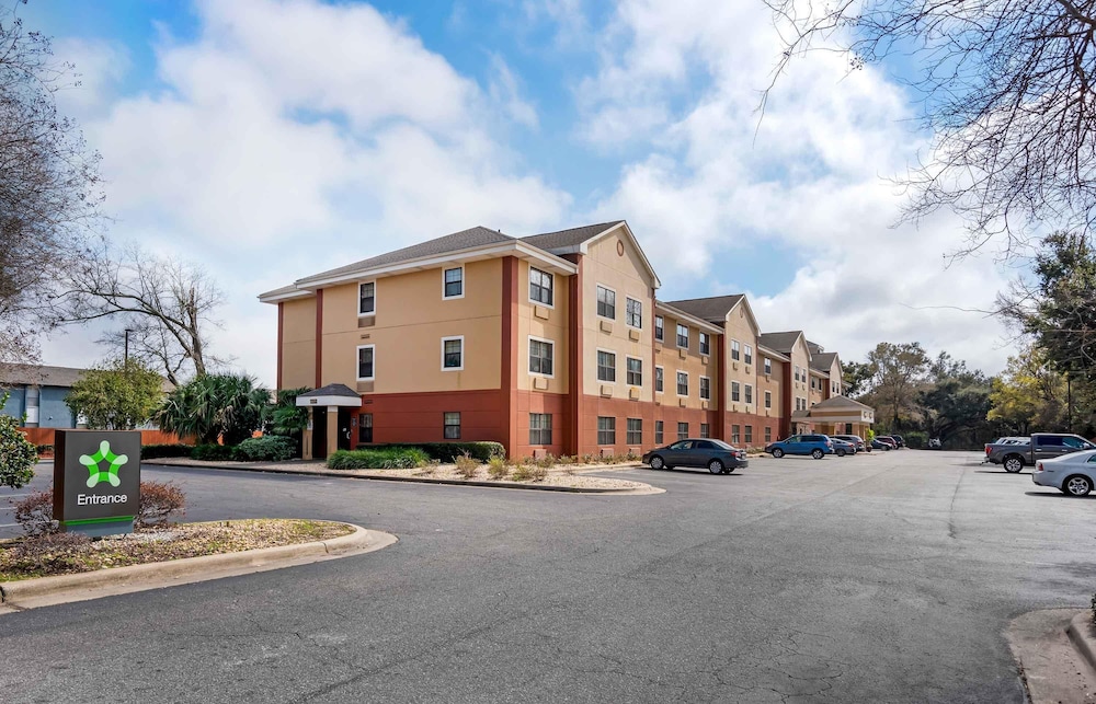 Extended Stay America Pensacola - University Mall 40/45