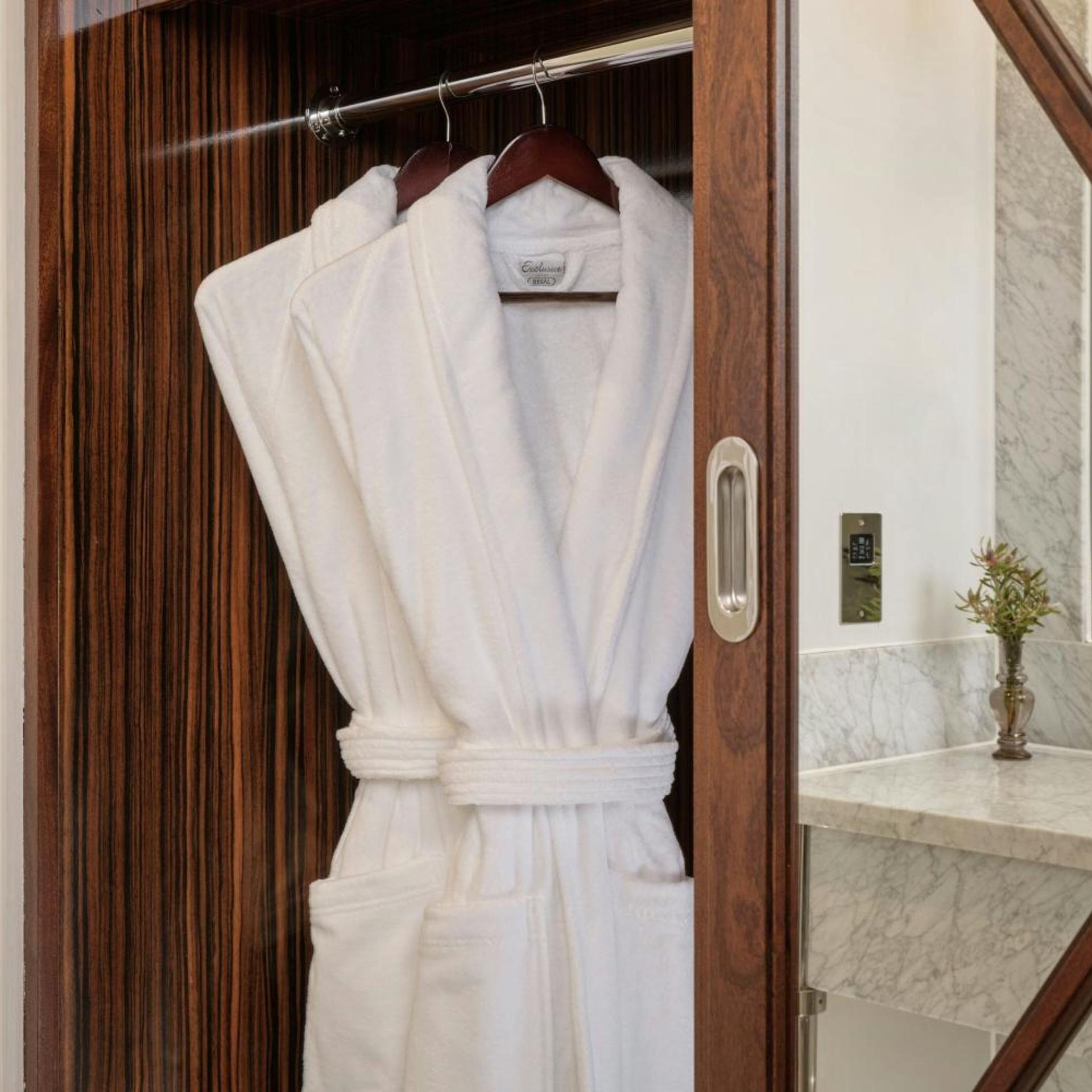 1 Bedroom, Grand, Suite, King Bed, Club Lounge Access
