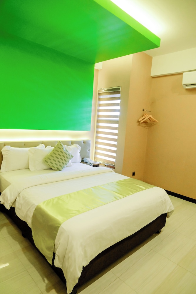 Vivien's Hotel 20/51