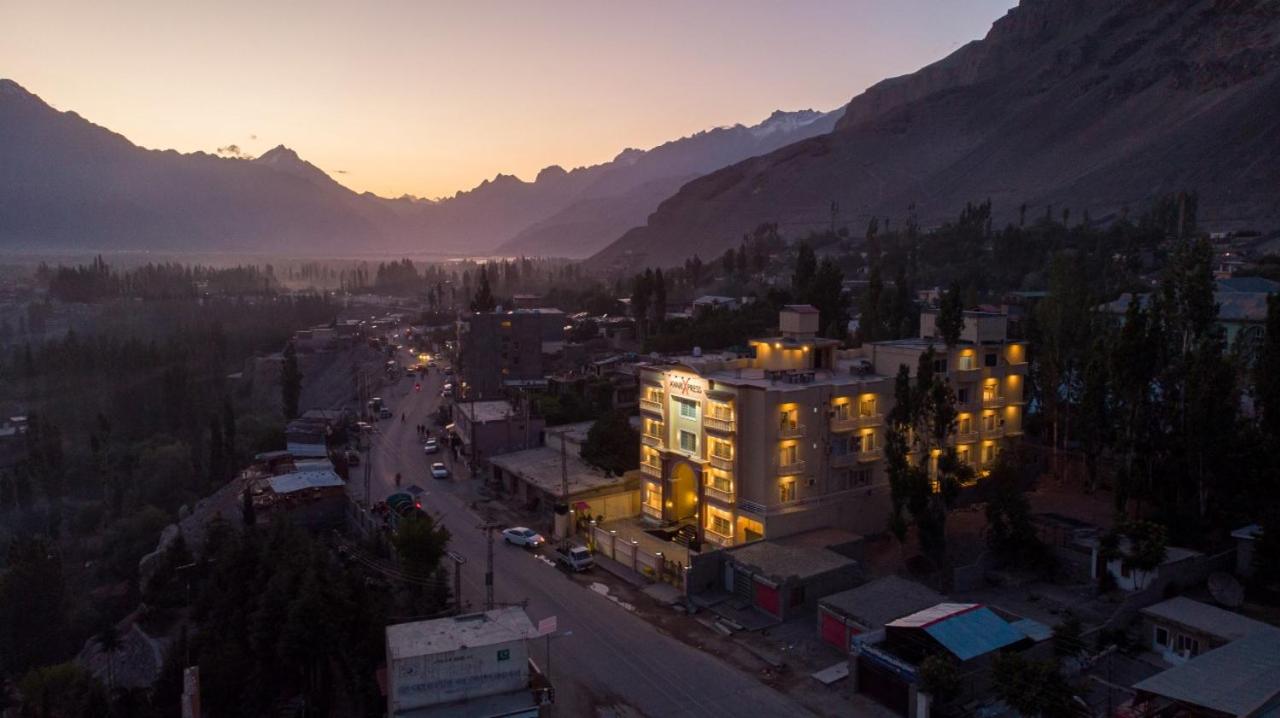 Avari Xpress Skardu 6/65