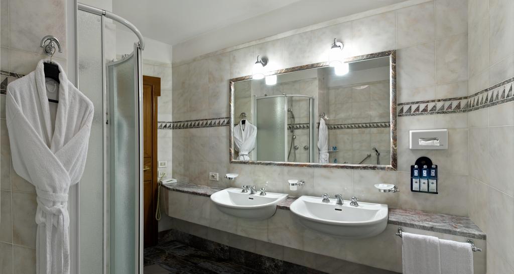 غرفة ديلوكس بسرير مزدوج، Hotel Calimala 2/2