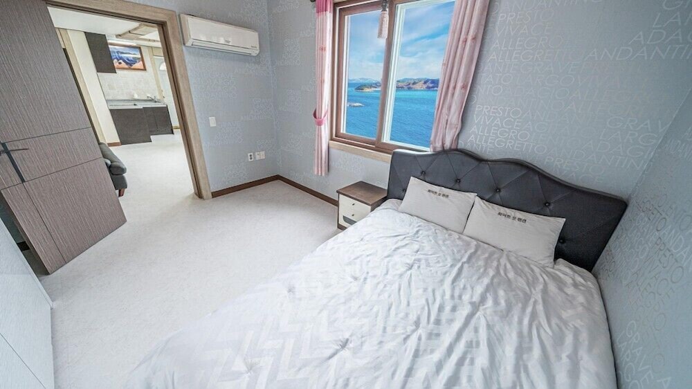 Geoje White O Pension 15/50
