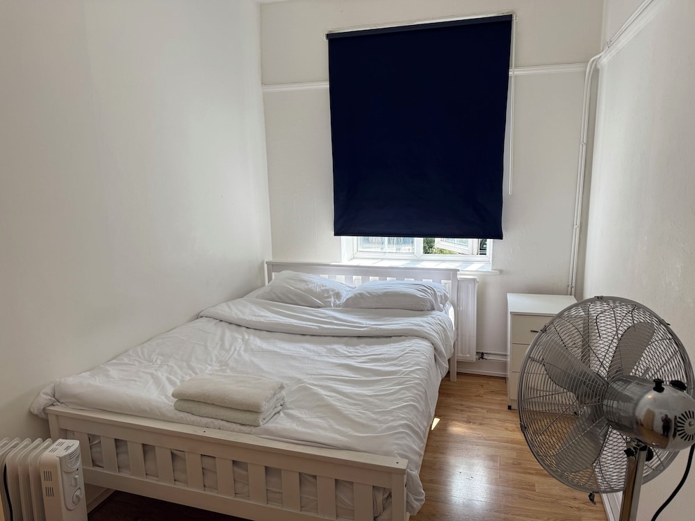 Rahal Hotel Hackney London 16/47