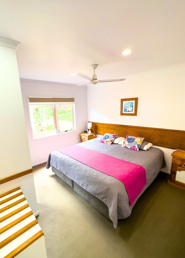 Poinciana Cottages 9/50