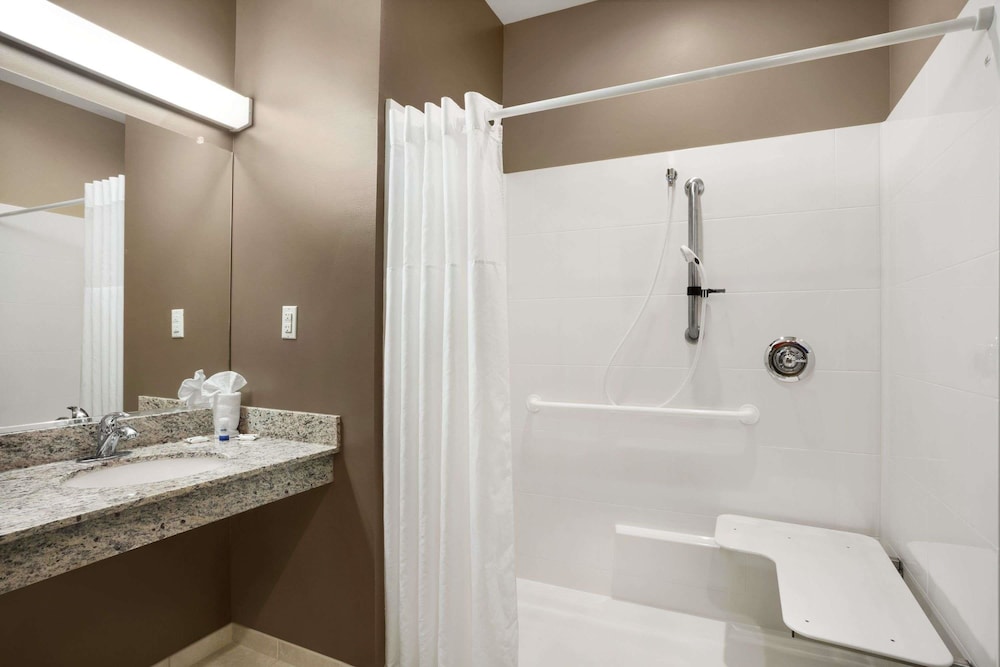 Microtel Inn Suites By Wyndham Cambridge 10/31