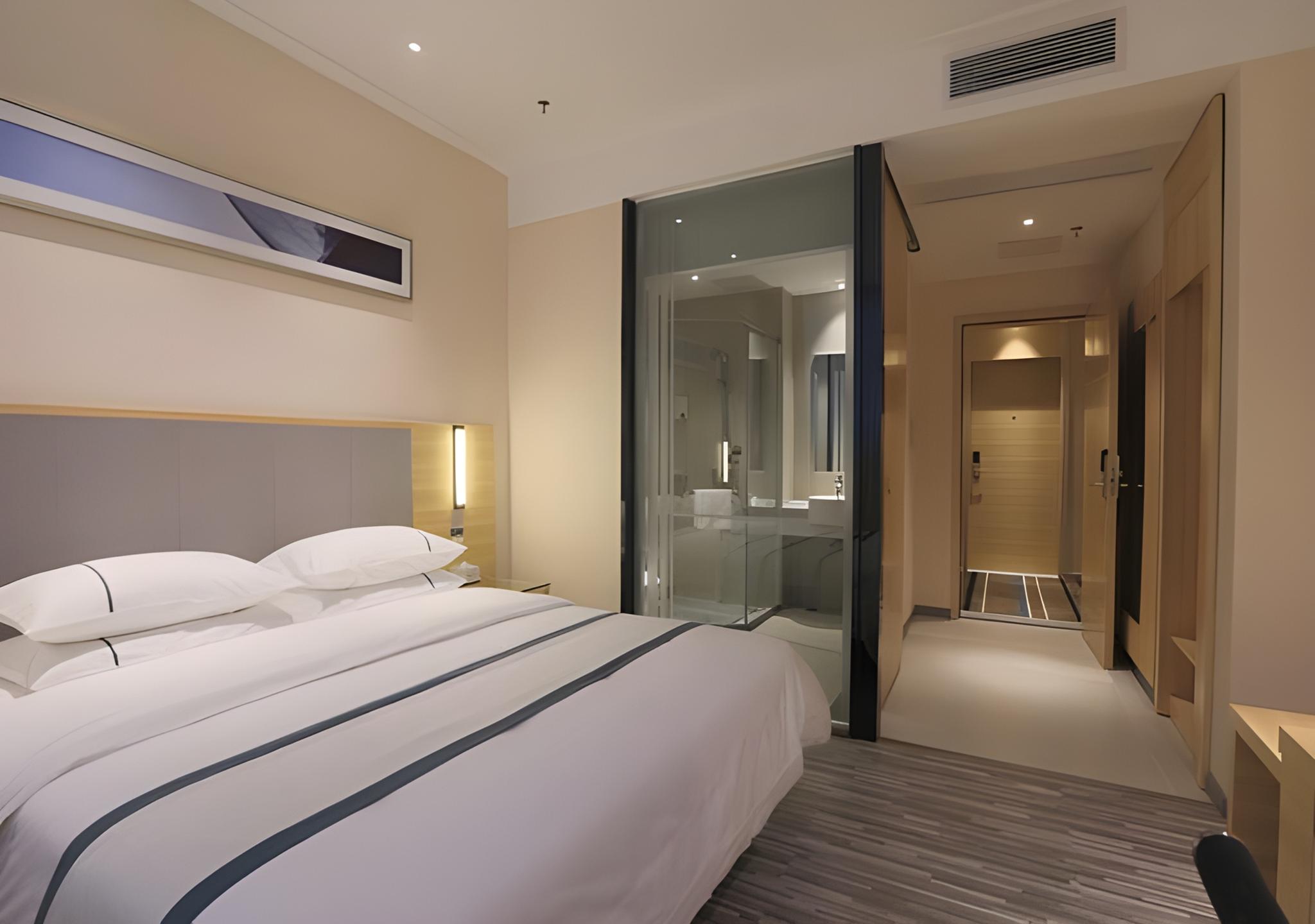 BUSINESS, QUEEN BED