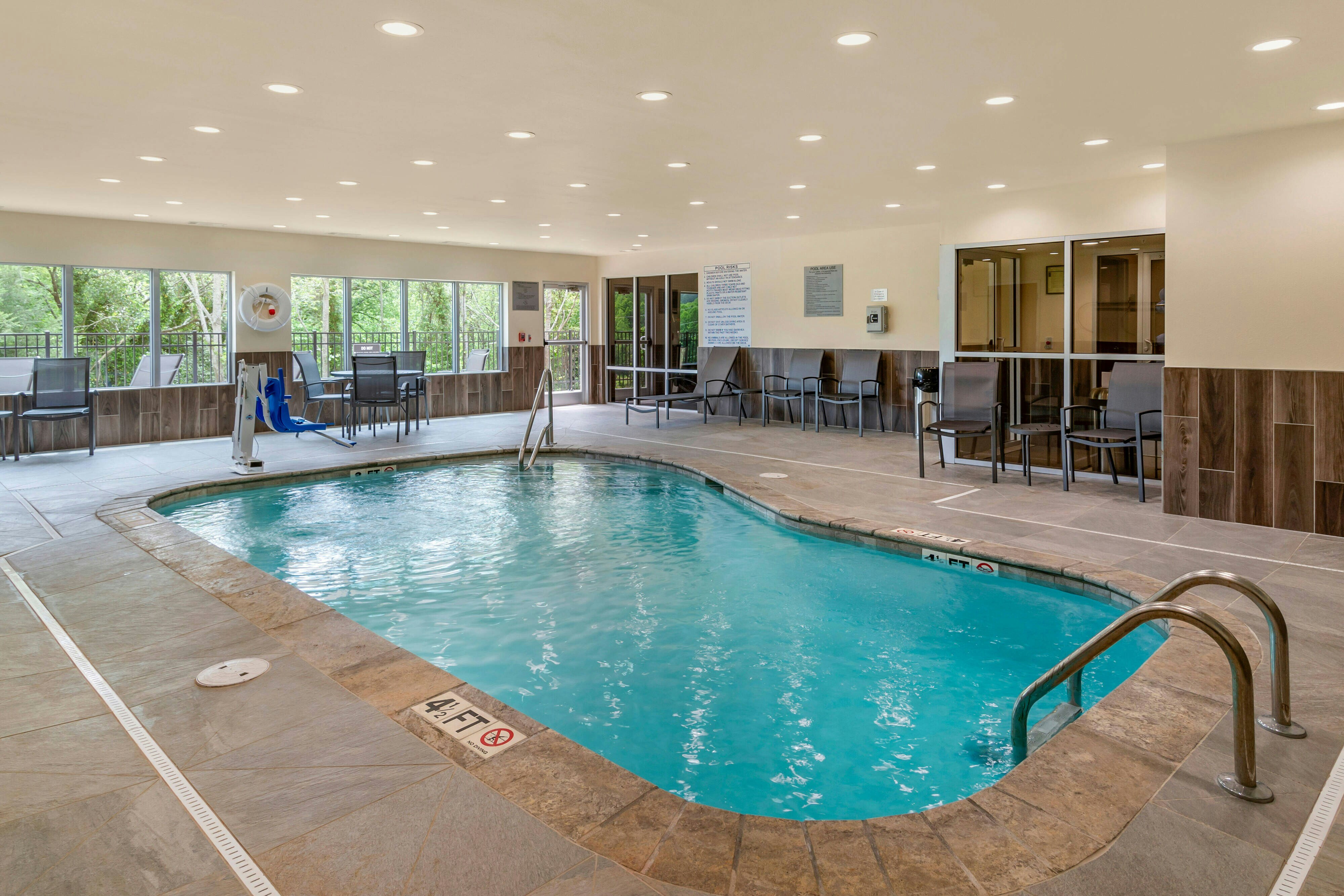 Fairfield Inn & Suites By Marriott Helen 17/28