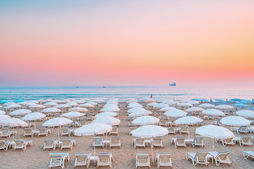 Avena Resort and Spa Hotel 63/68