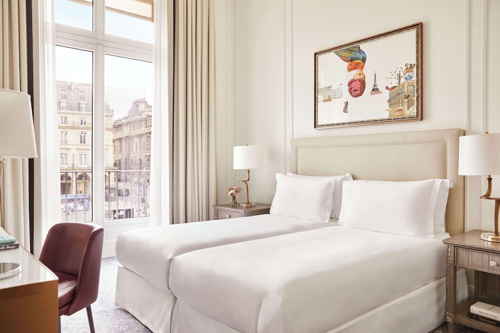 Hotel Du Louvre 27/69
