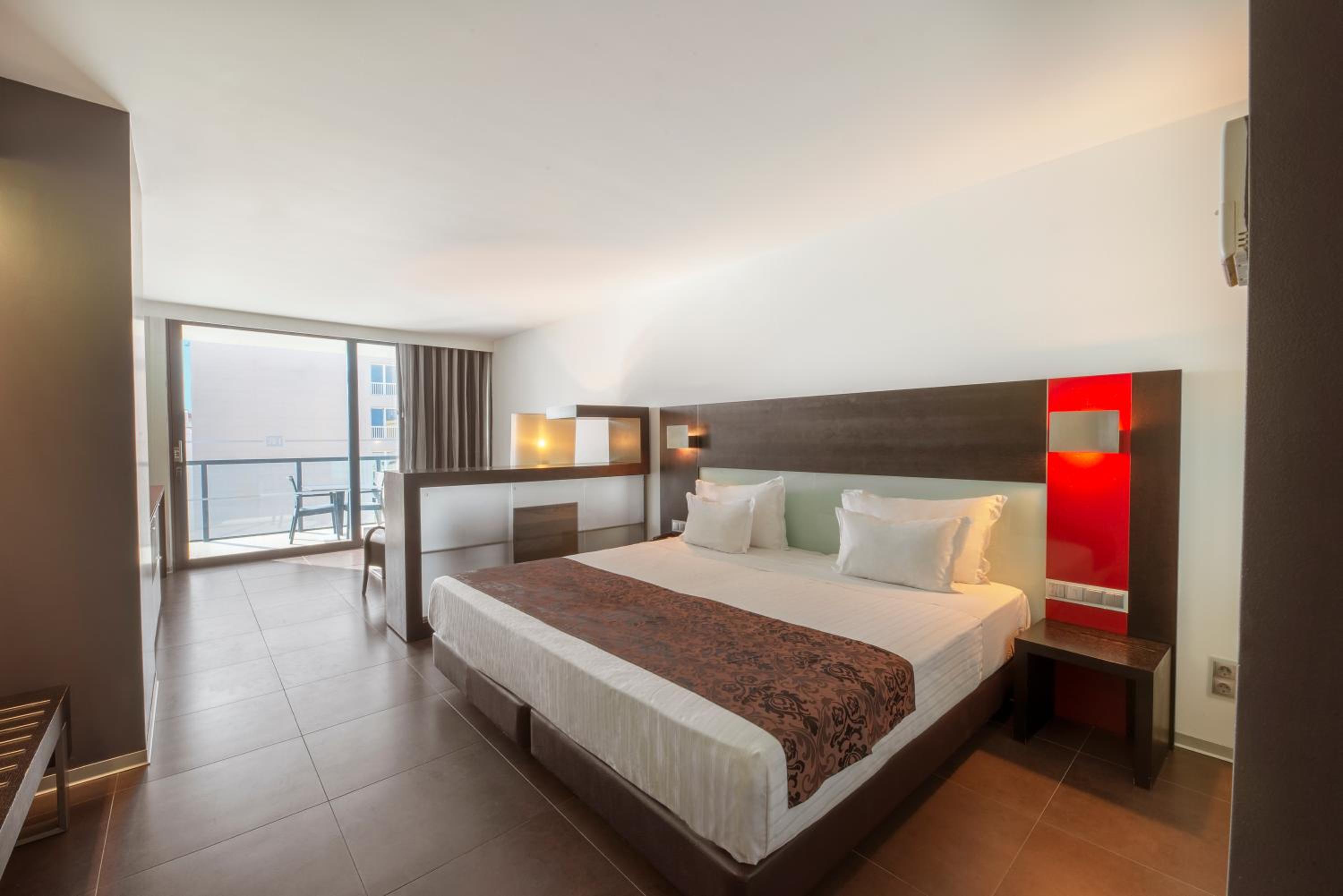 Prestige, Suite, Lateral Side Sea View