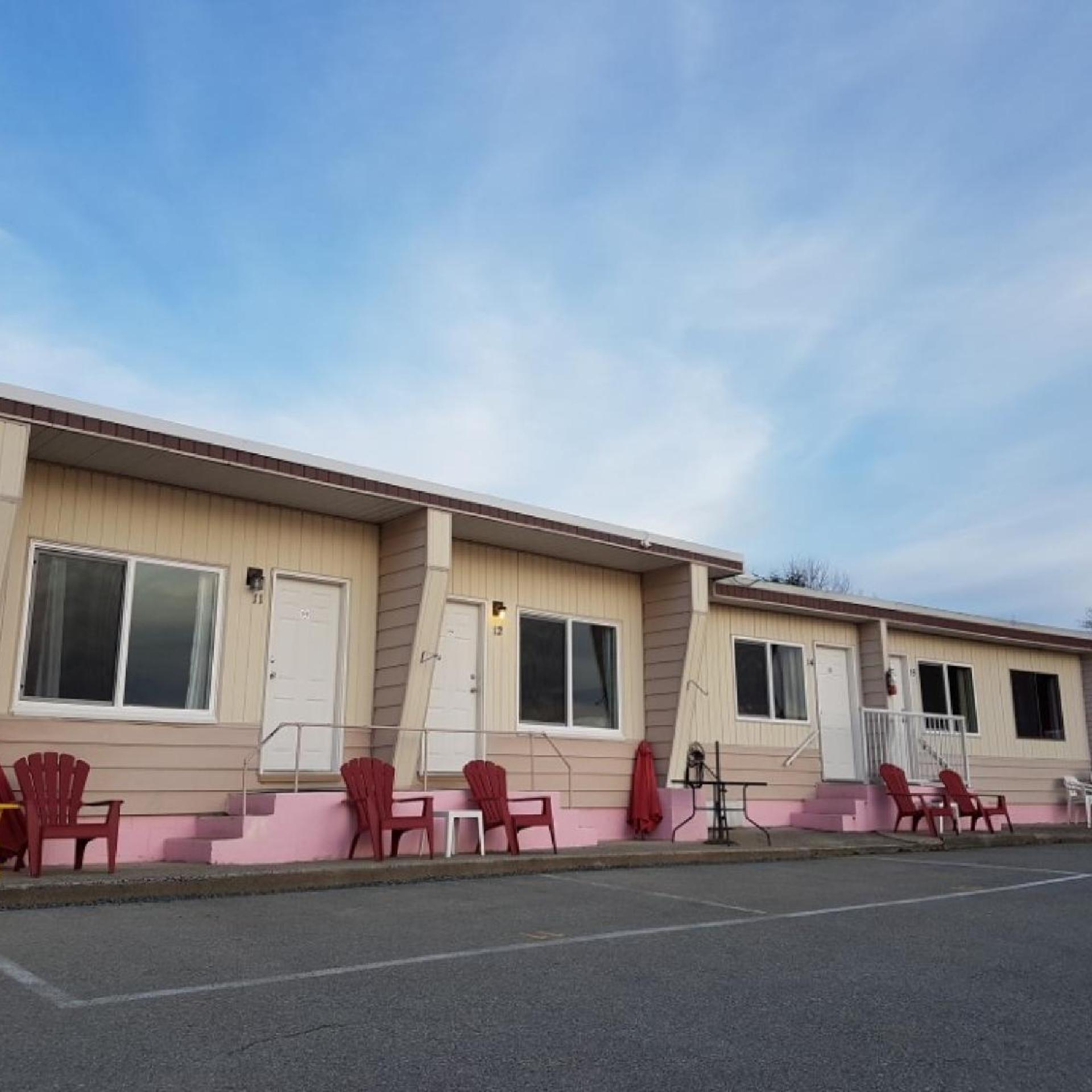 Westview Centre Motel 1/50