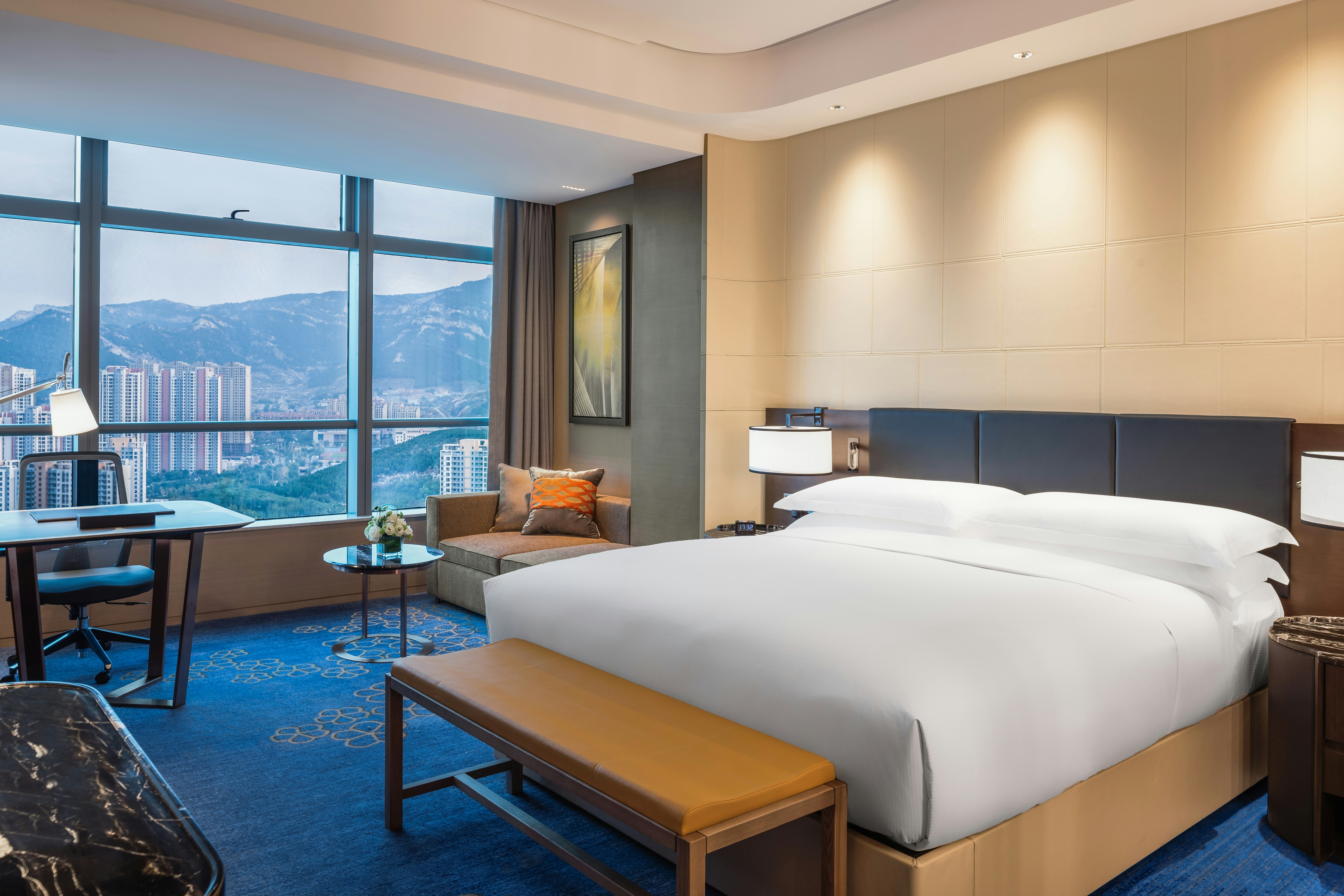 1 BEDROOM, DELUXE, SUITE, KING BED