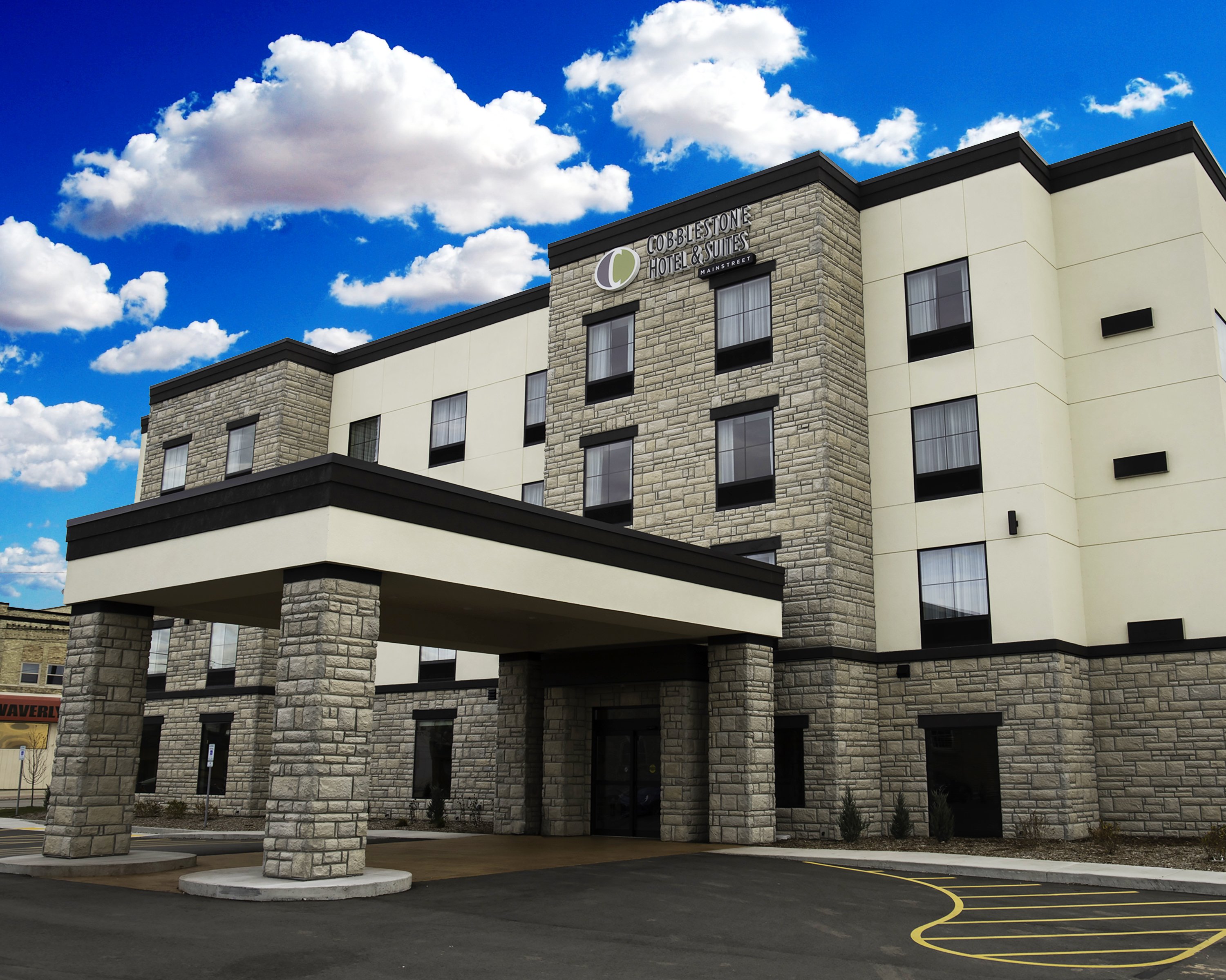 Cobblestone Hotel & Suites - Two Rivers 2/42