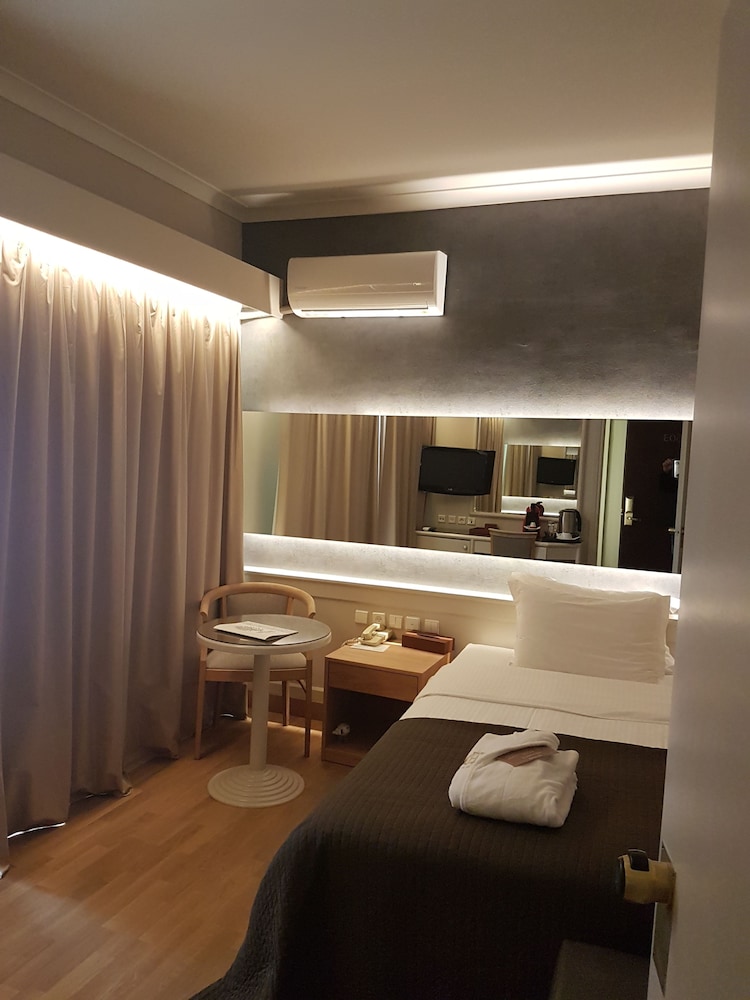 Coral Hotel 25/50