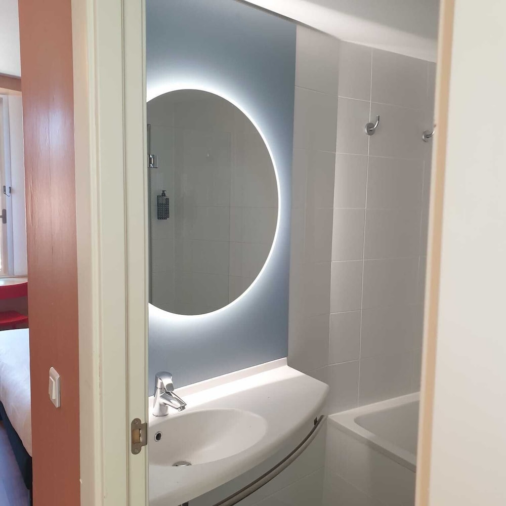Ibis Barcelona Santa Coloma 42/43