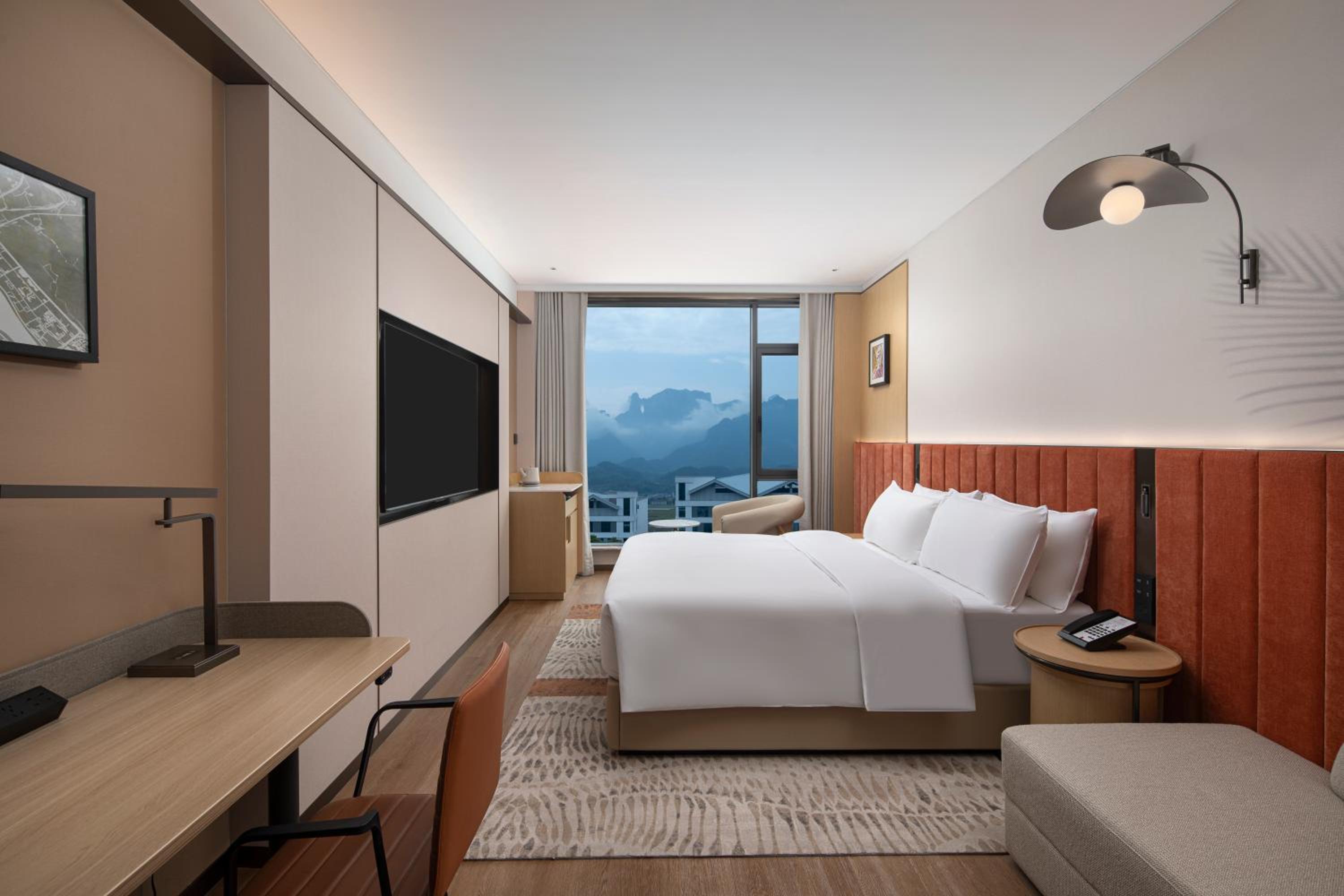 SUPERIOR, KING BED, MOUNTAIN VIEW