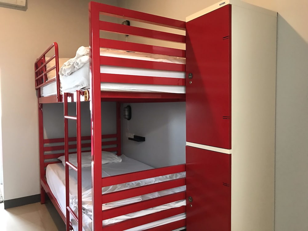 S1 Hostel 54/61